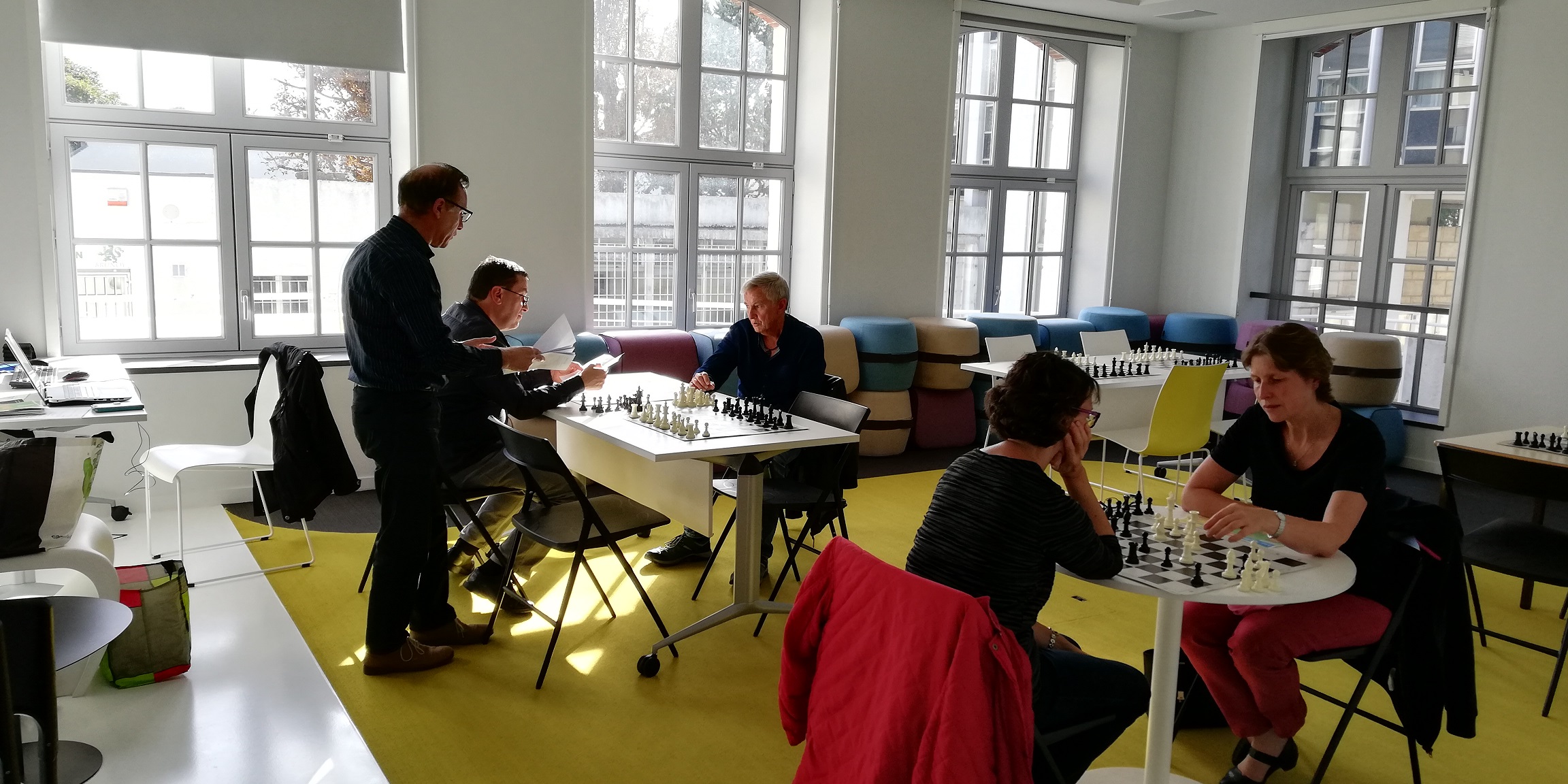 Echecs et le grand public: présentation dans la médiathèque de Brunoy